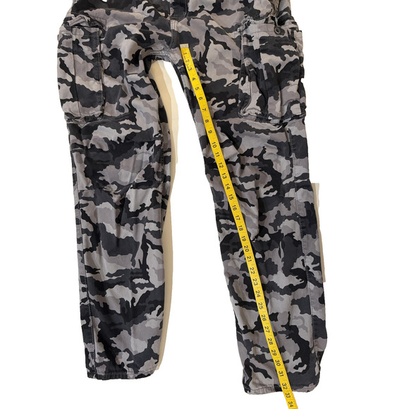 Levi's Cargo Pants Mens 38x32 Gray Camouflage Utility Multi Pocket Gorpcore - Picture 7 of 8
